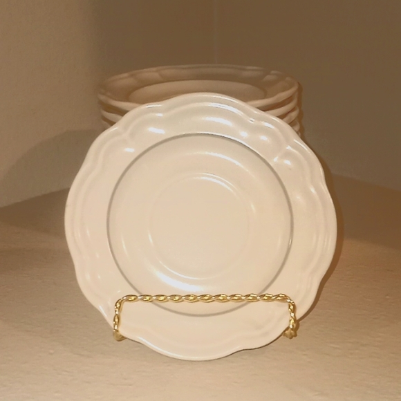 VTG- Pfaltzgraff Silver Heirloom 11 Saucers - Picture 1 of 10